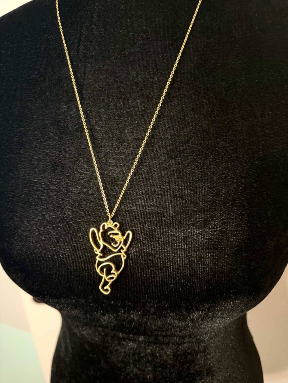 Vintage Disney Winnie the Pooh Hundred Acre Wood Gold Tone Necklace Outline